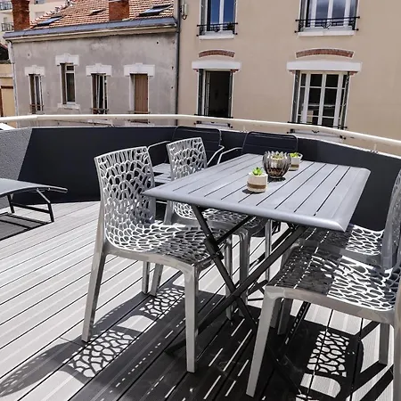 T3 Jaude + Terrasse Et Garage *